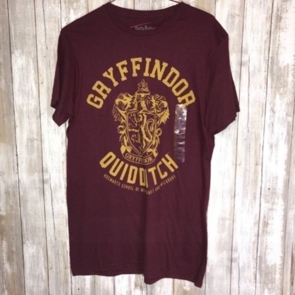Harry Potter Gryfandor Quidditch Tee - Picture 2 of 5